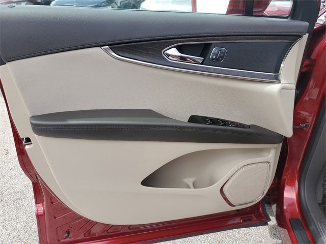 2019 Lincoln Nautilus Select