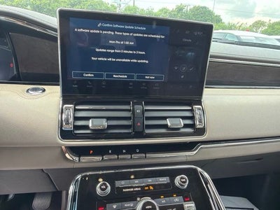 2023 Lincoln Navigator Standard
