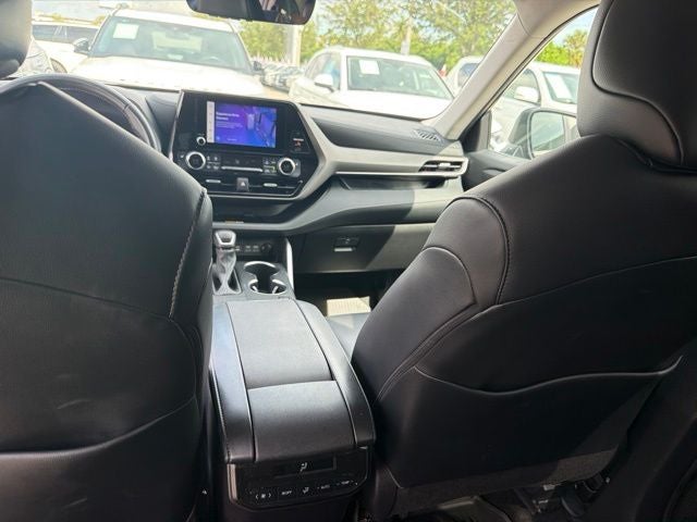 2023 Toyota Highlander Hybrid XLE