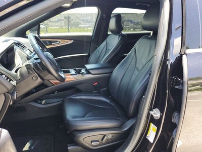 2019 Lincoln Nautilus Select