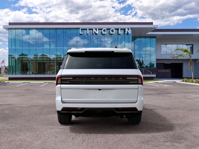 2027 Lincoln Navigator Premiere