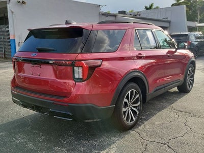 2025 Ford Explorer ST-Line