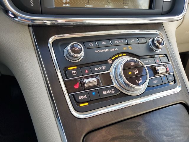 2018 Lincoln Continental Premiere