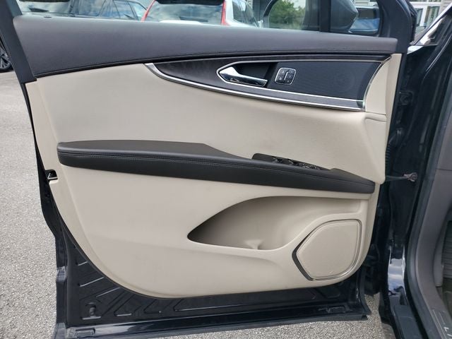 2019 Lincoln Nautilus Select