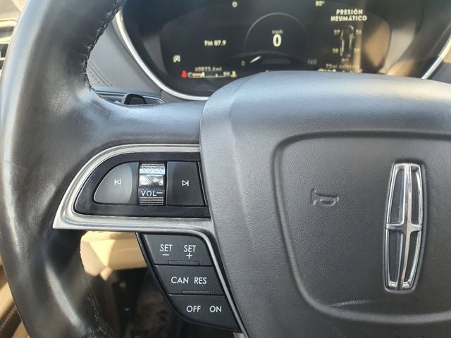 2019 Lincoln Nautilus Select