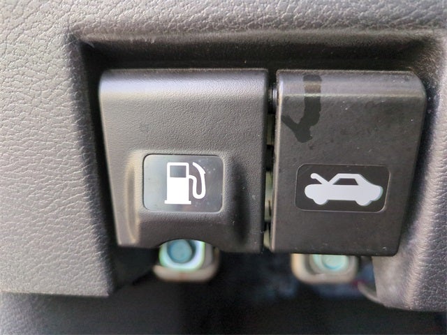 2023 Nissan Versa 1.6 SR