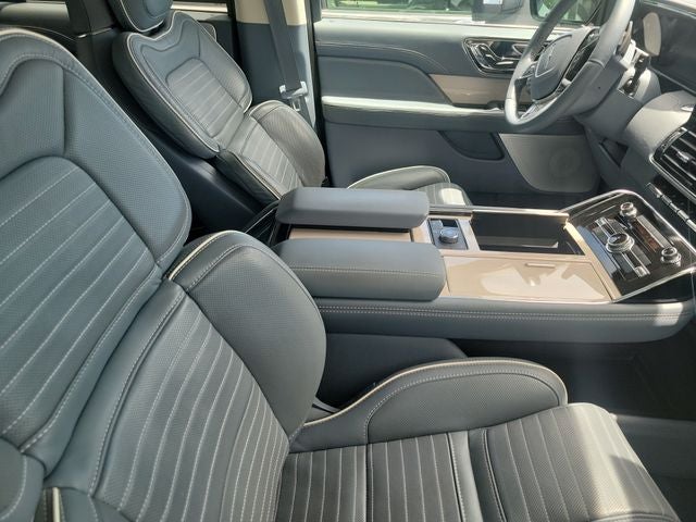 2022 Lincoln Navigator L Black Label