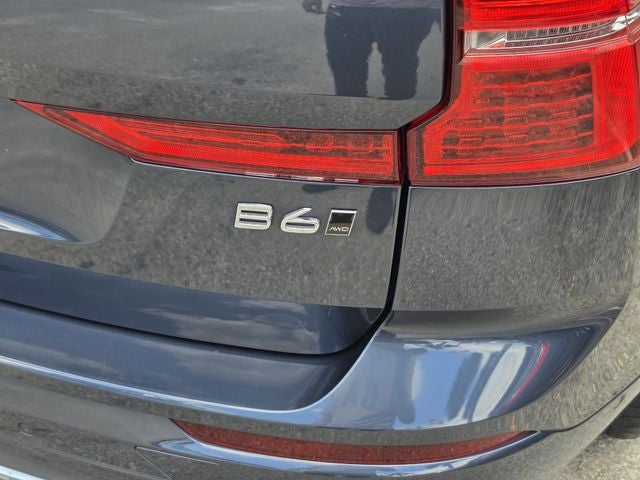 2022 Volvo XC60 B6 Inscription