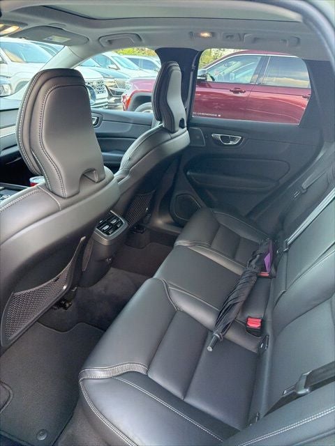 2022 Volvo XC60 B6 Inscription