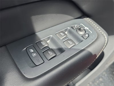 2022 Volvo XC60 B5 Inscription