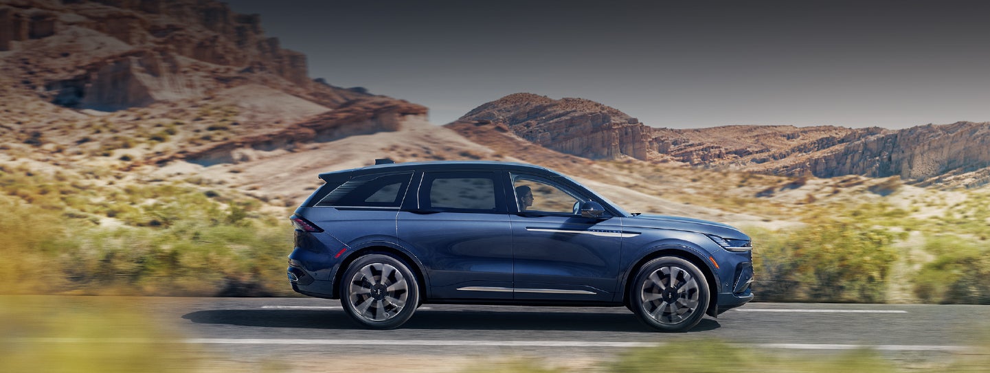 A 2024 Lincoln Nautilus® SUV is being driven in a desert setting. | Doral Lincoln in Doral FL