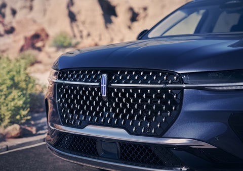 The stylish grille of a 2024 Lincoln Nautilus® SUV sparkles in the sunlight. | Doral Lincoln in Doral FL