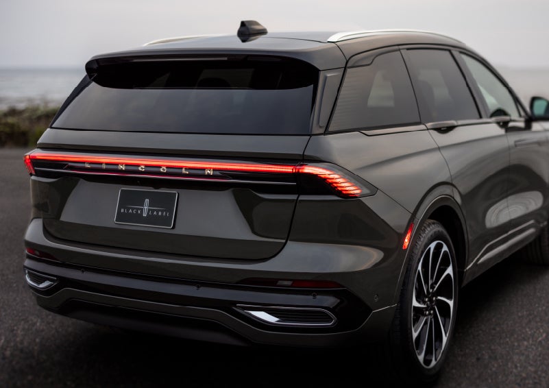The rear of a 2024 Lincoln Black Label Nautilus® SUV displays full LED rear lighting. | Doral Lincoln in Doral FL