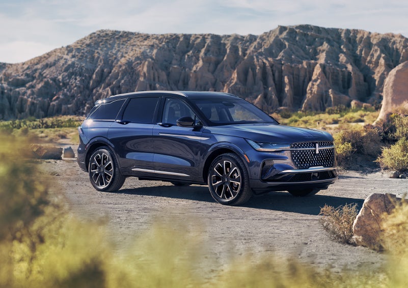 A 2024 Lincoln Nautilus® SUV is parked in a desert national park. | Doral Lincoln in Doral FL