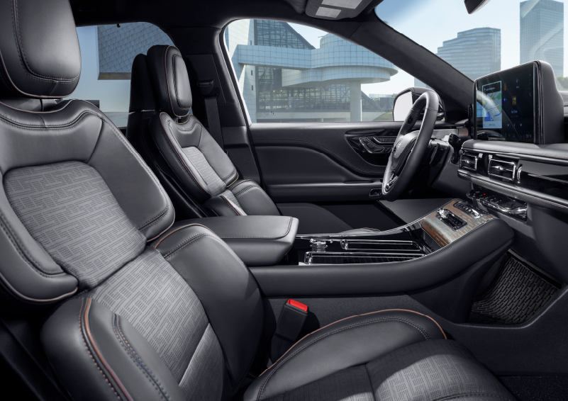 The interior of the 2025 Lincoln Aviator® SUV is shown with sleek black accents. | Doral Lincoln in Doral FL