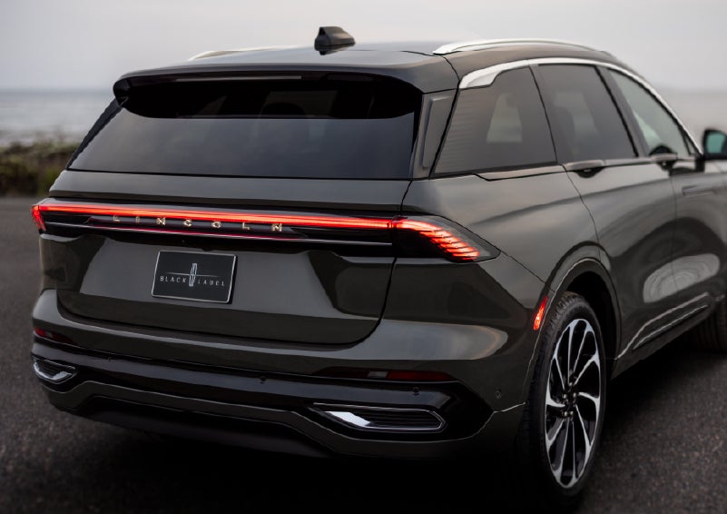 The rear of a 2025 Lincoln Black Label Nautilus® SUV displays full LED rear lighting. | Doral Lincoln in Doral FL