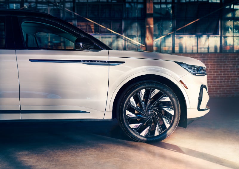 The wheels of the available Jet Appearance Package are highlighted. | Doral Lincoln in Doral FL